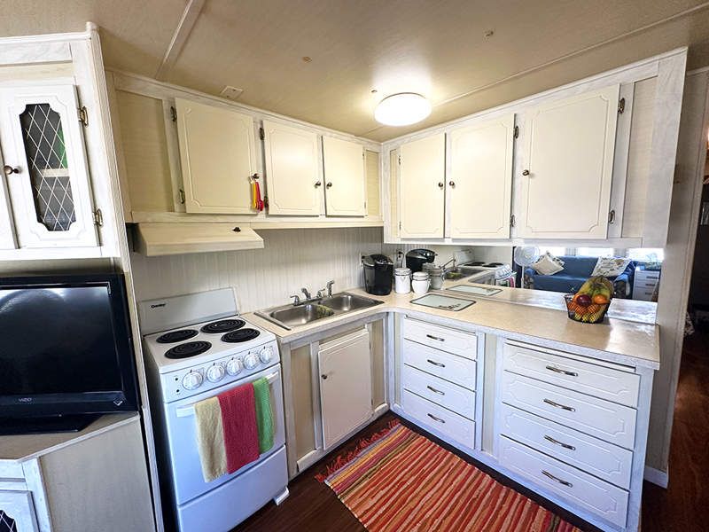 25501 Trost Blvd. 06-33