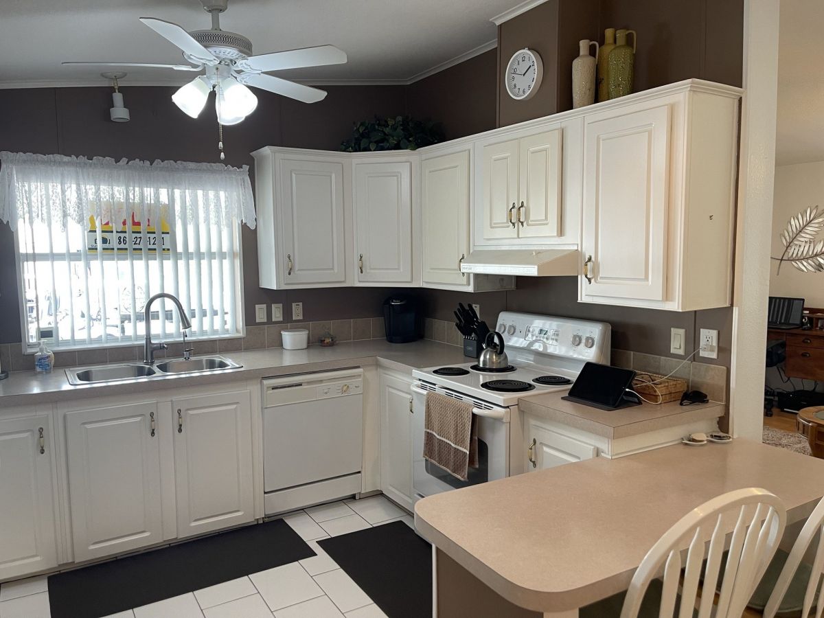 29200 S. Jones Loop Road #200