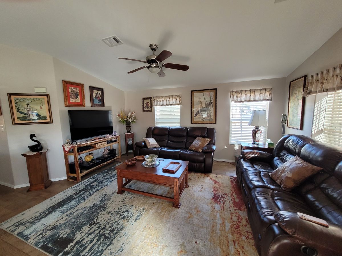 1110 North Henness Rd 1143