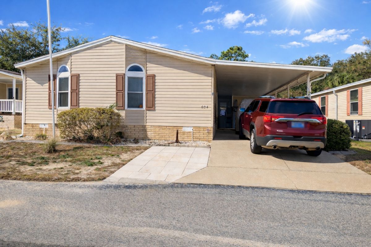 604 S Crooked Tree Path