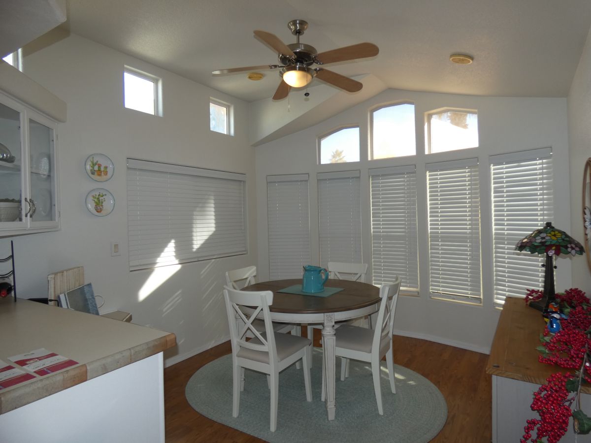 1110 North Henness Rd 1571