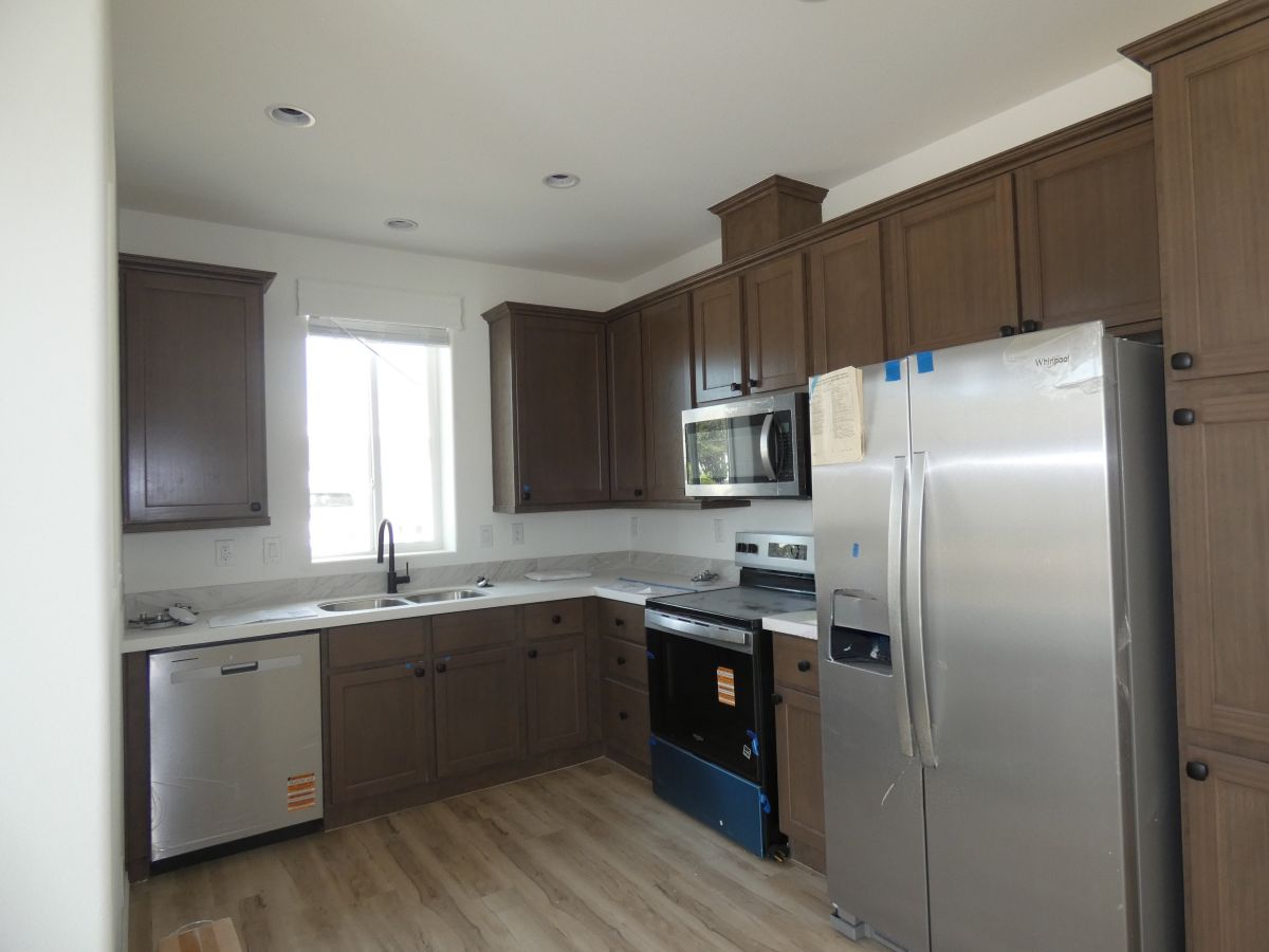 1110 North Henness Rd 2178