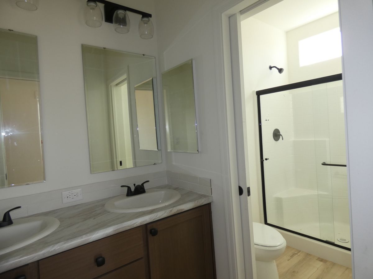 1110 North Henness Rd 2178