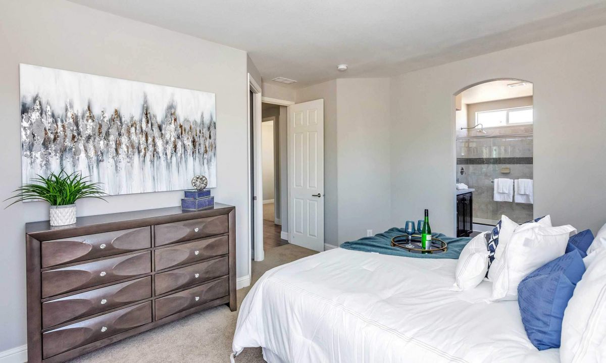 2727 E. University Drive, #015