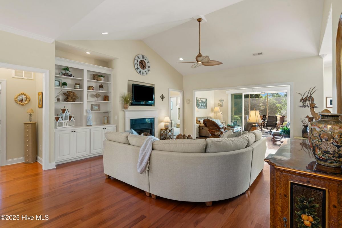 2289 Compass Pointe South Wynd