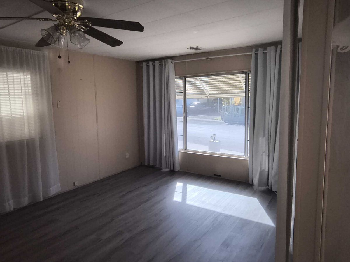 5201 W Camelback Rd, Site E105