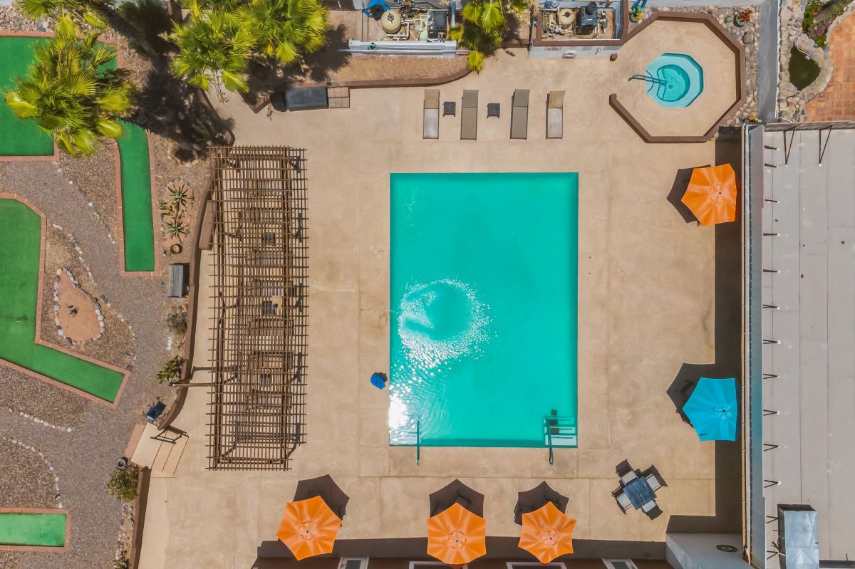 14010 S Amado Blvd #323