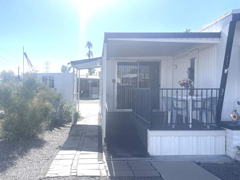 305 S. Val Vista Drive #373