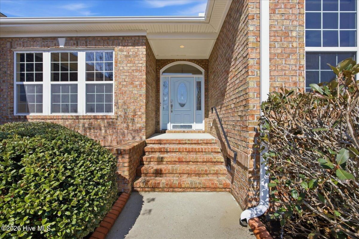 1064 Golden Sands Way