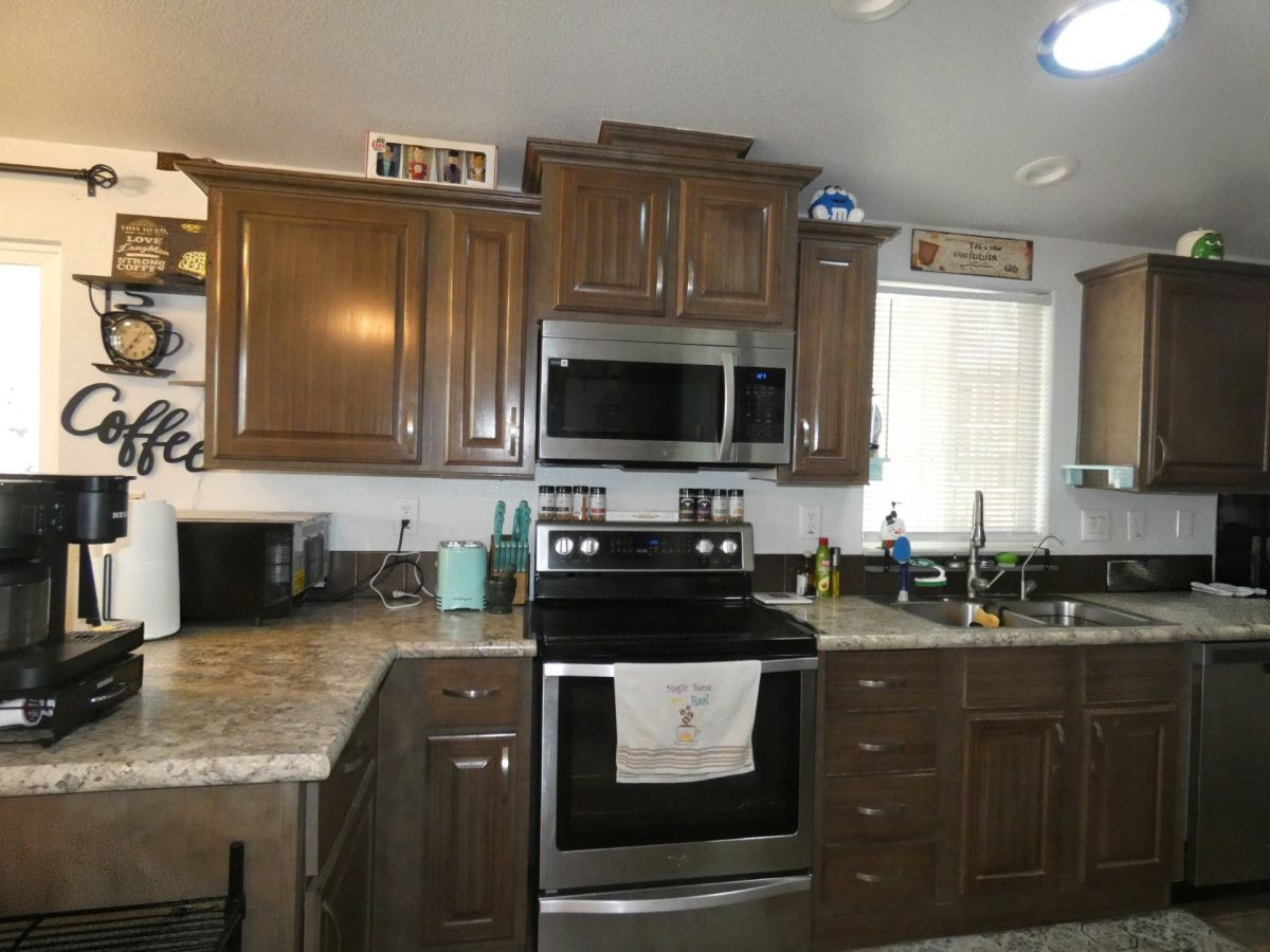 1110 North Henness Rd 1239