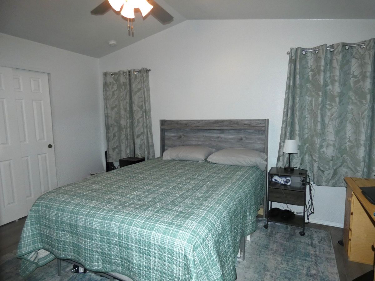 1110 North Henness Rd 1239