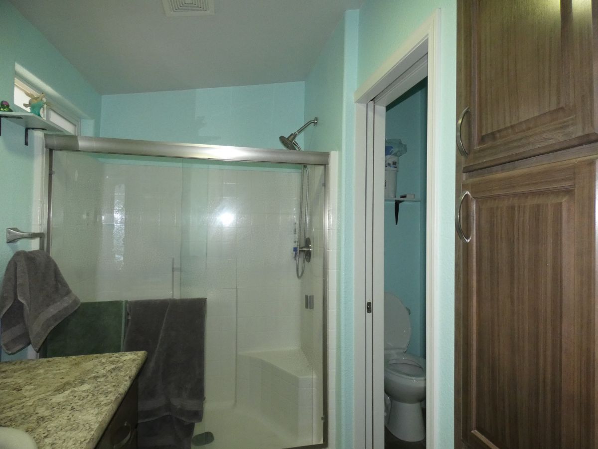 1110 North Henness Rd 1239