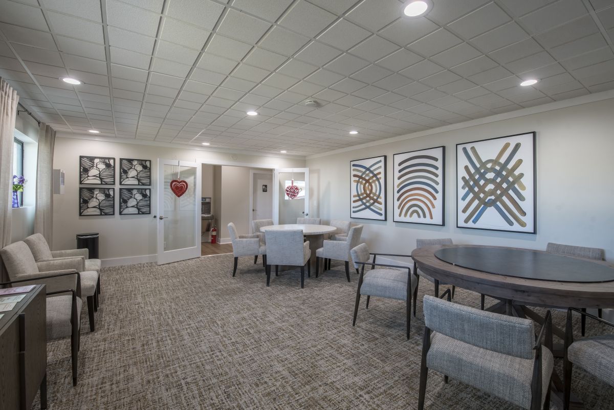 305 S. Val Vista Drive #320