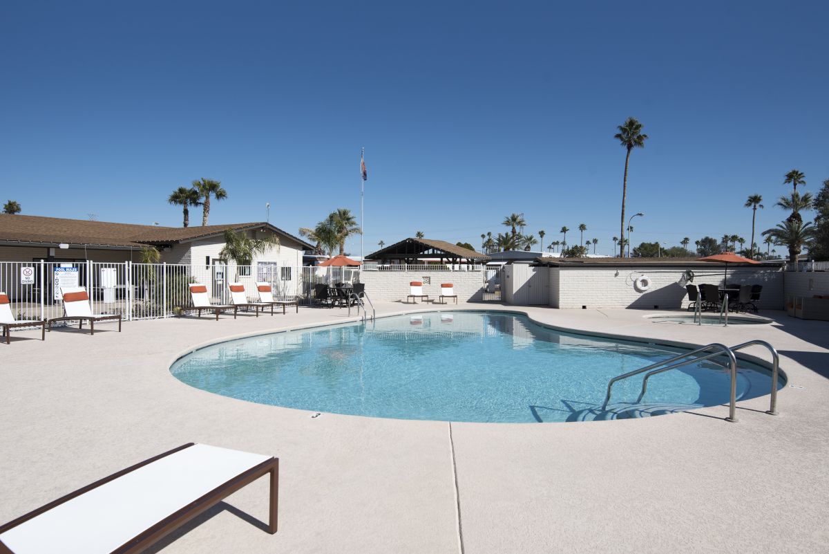 305 S. Val Vista Drive #320