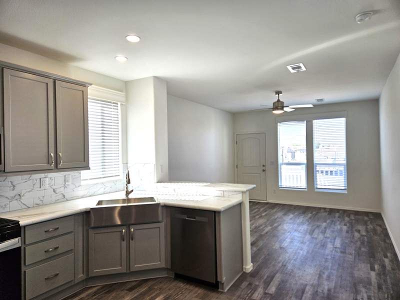 2305 W Ruthrauff Rd #F3