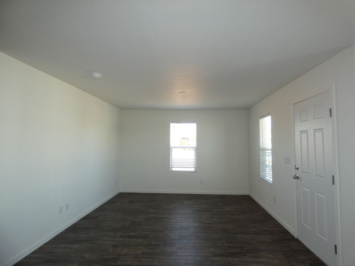 1110 North Henness Rd 2124