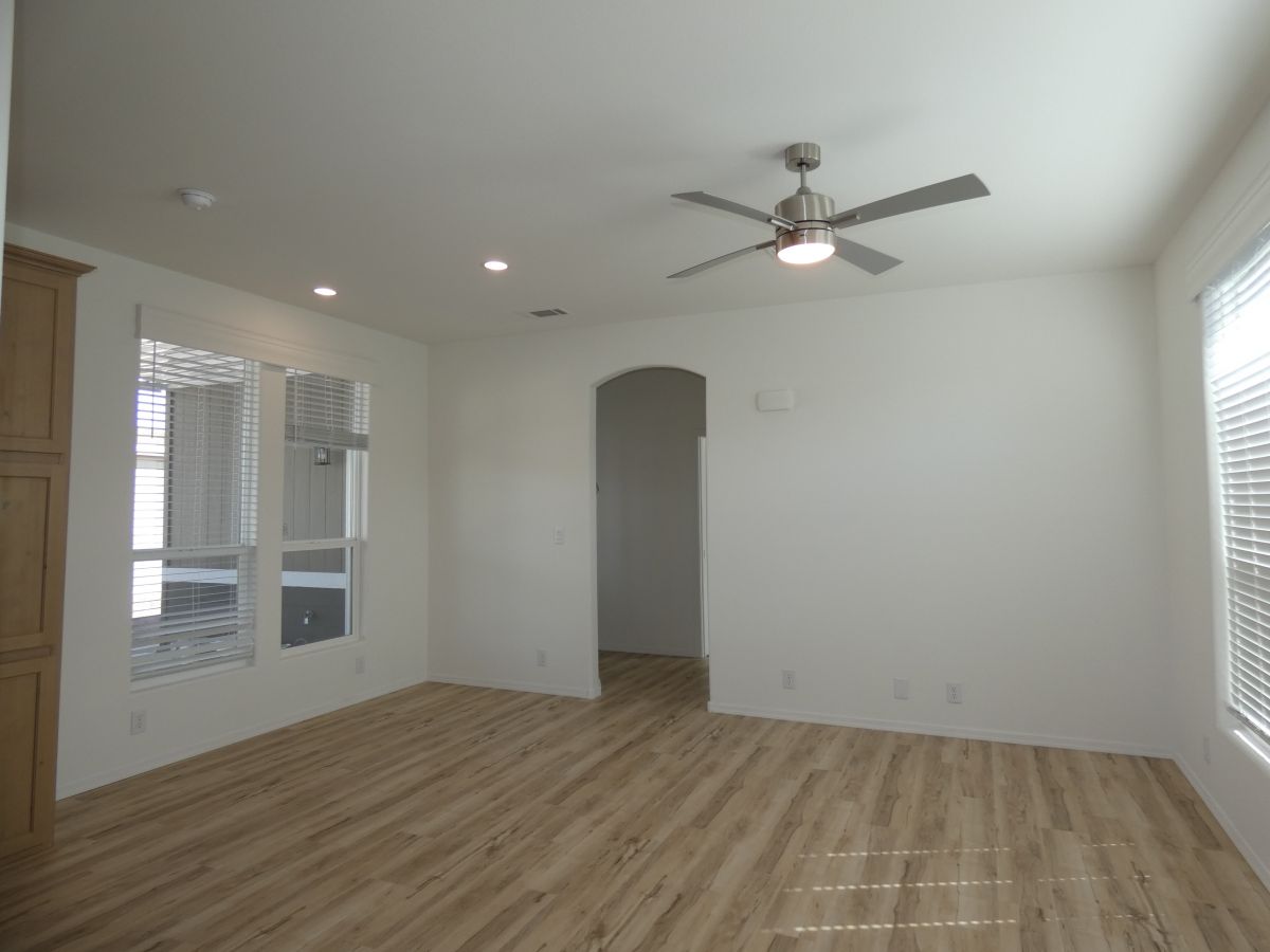 1110 North Henness Rd 2318