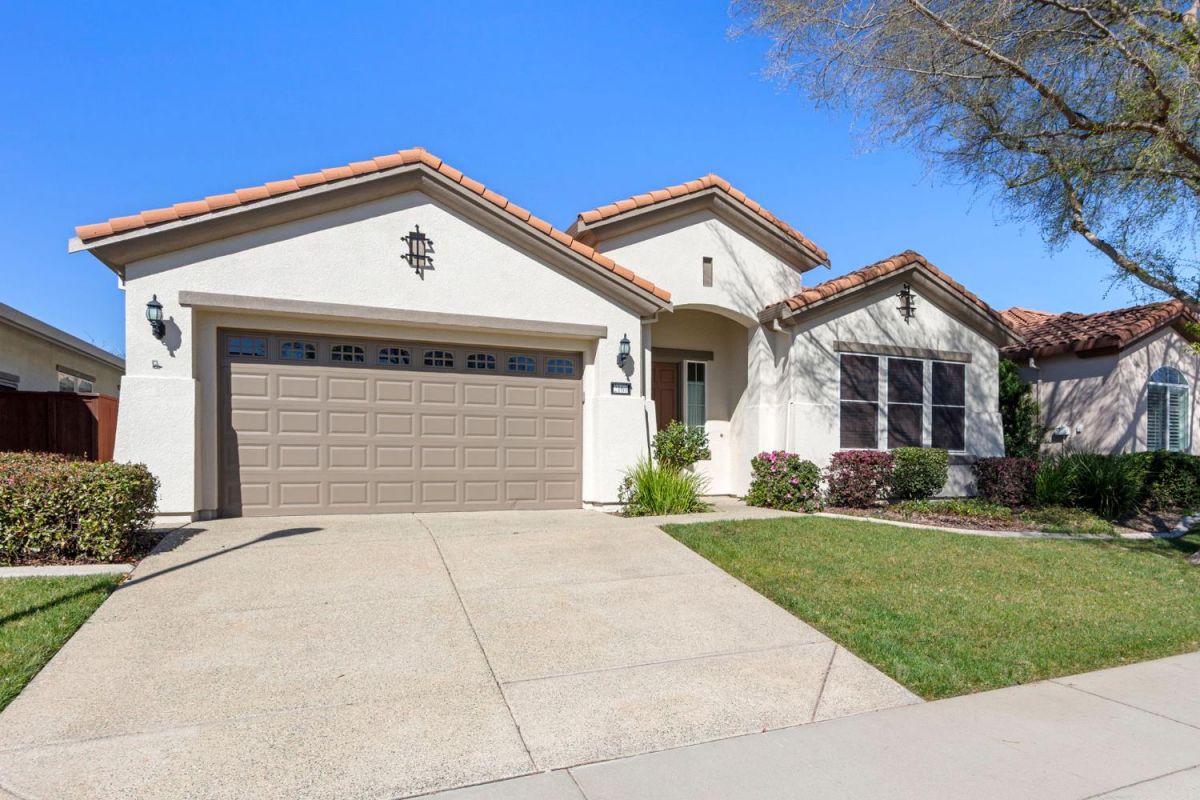 2160 Arlington Drive