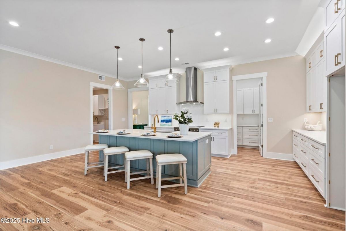 6452 Castlebrook Way