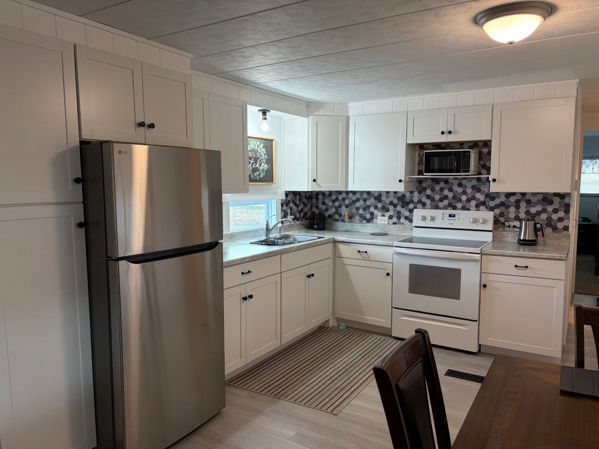 2900 Saralake Dr., South