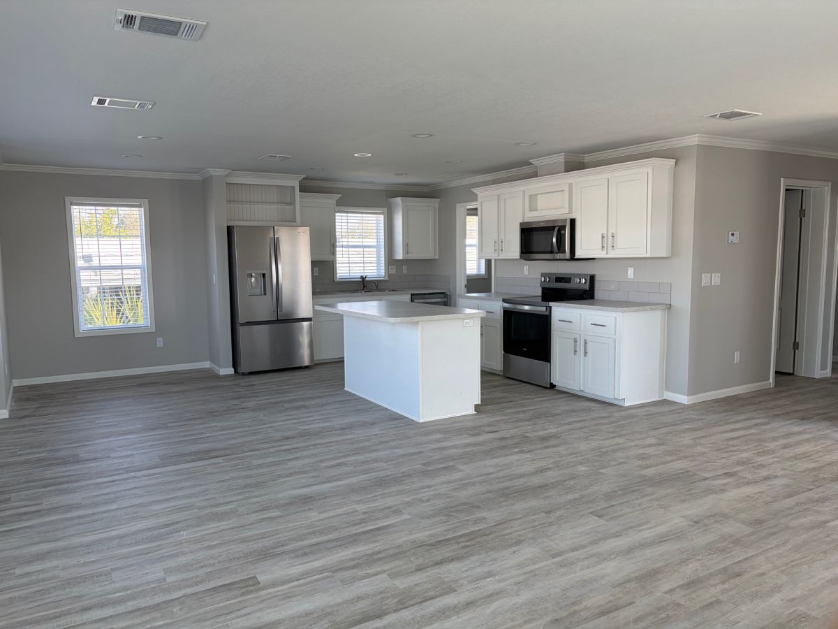 3127 Saralake Dr., North