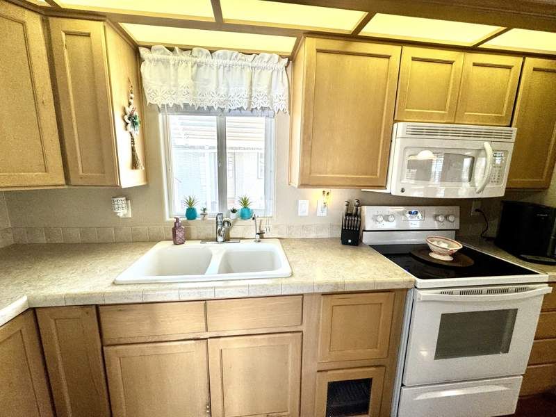 10442 N Frontage Rd #372