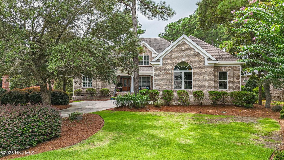 537 Gladstone Circle