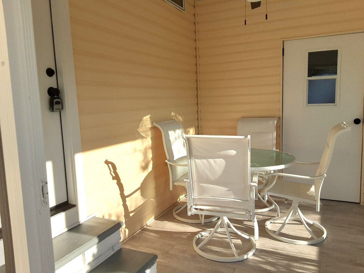 7155 W Lincolnshire Drive