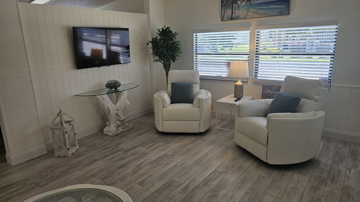 7155 W Lincolnshire Drive