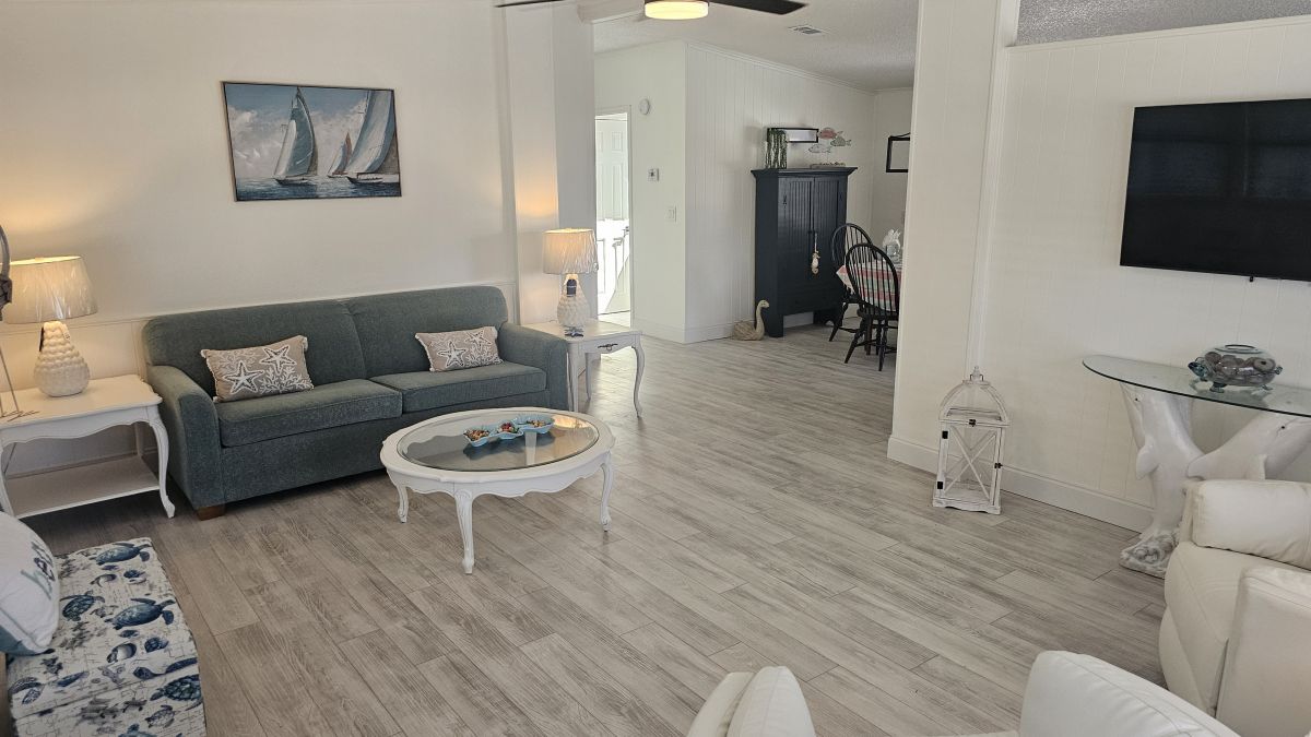 7155 W Lincolnshire Drive