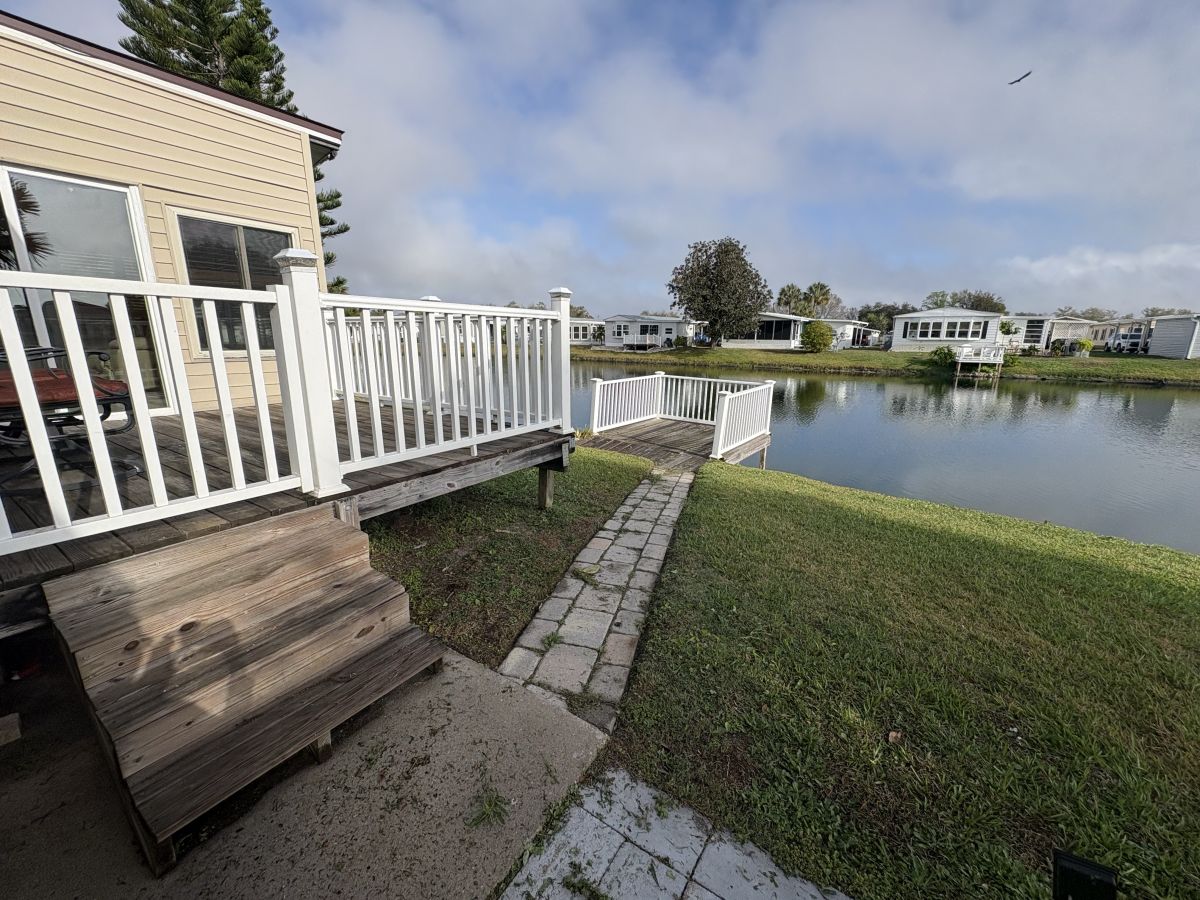 2552 NE Turner Ave #0098