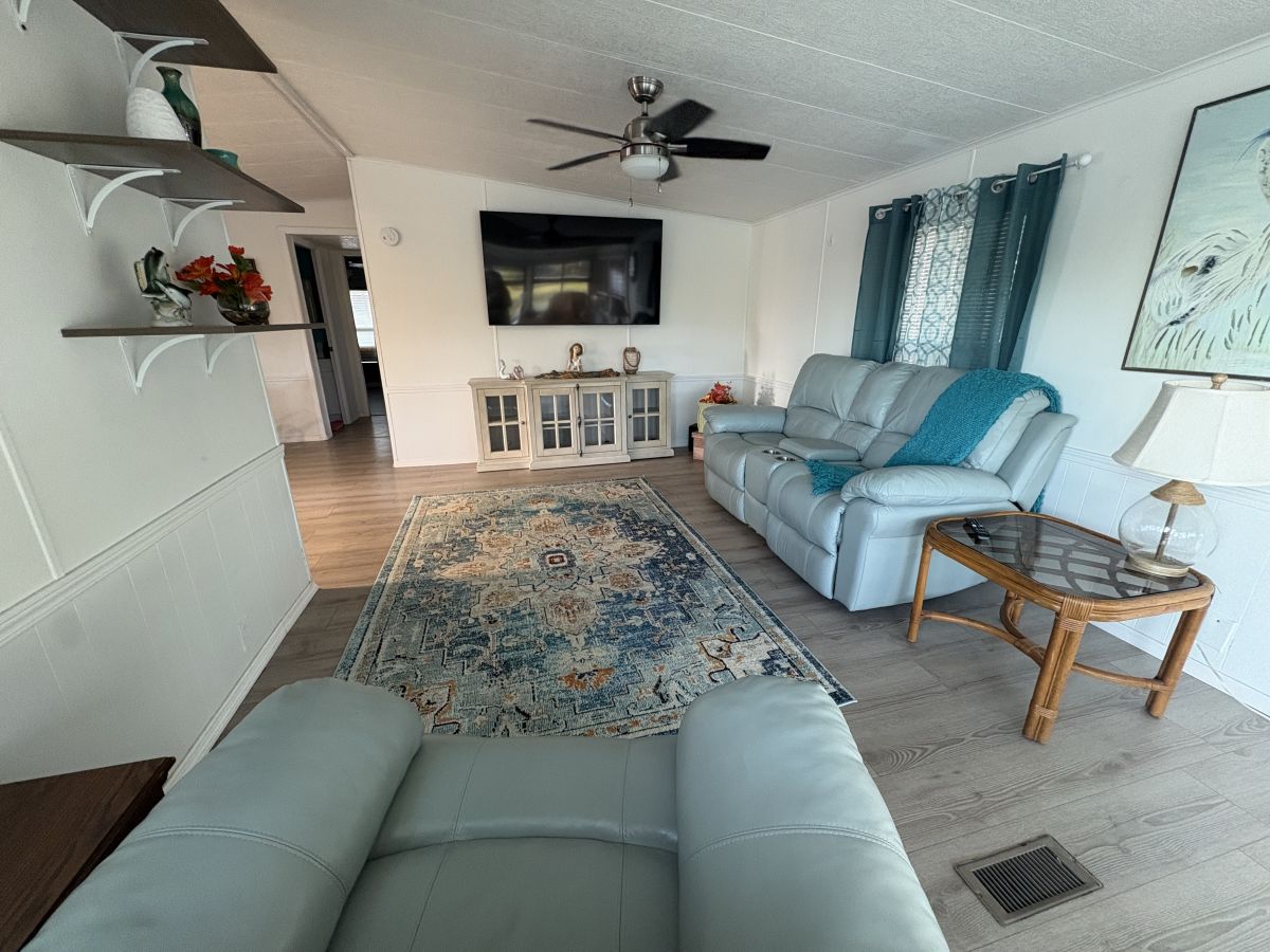 2552 NE Turner Ave #0098