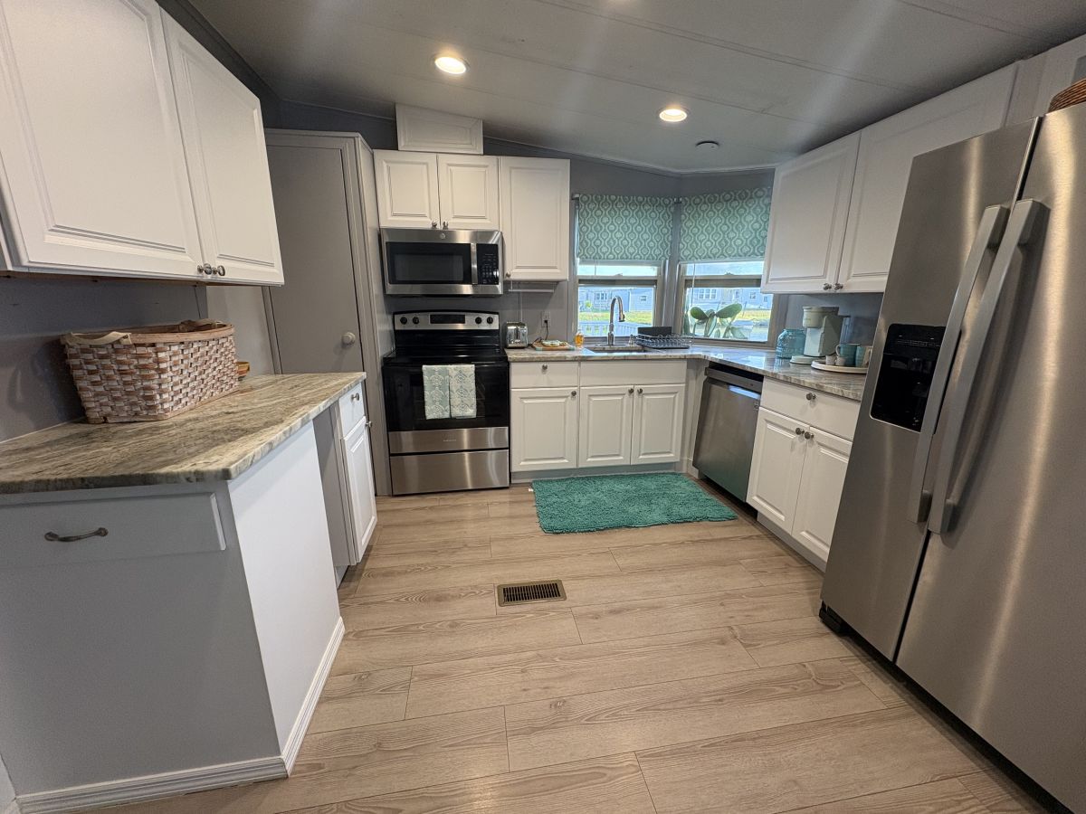 2552 NE Turner Ave #0098