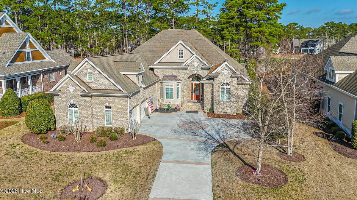 565 Westchester Place