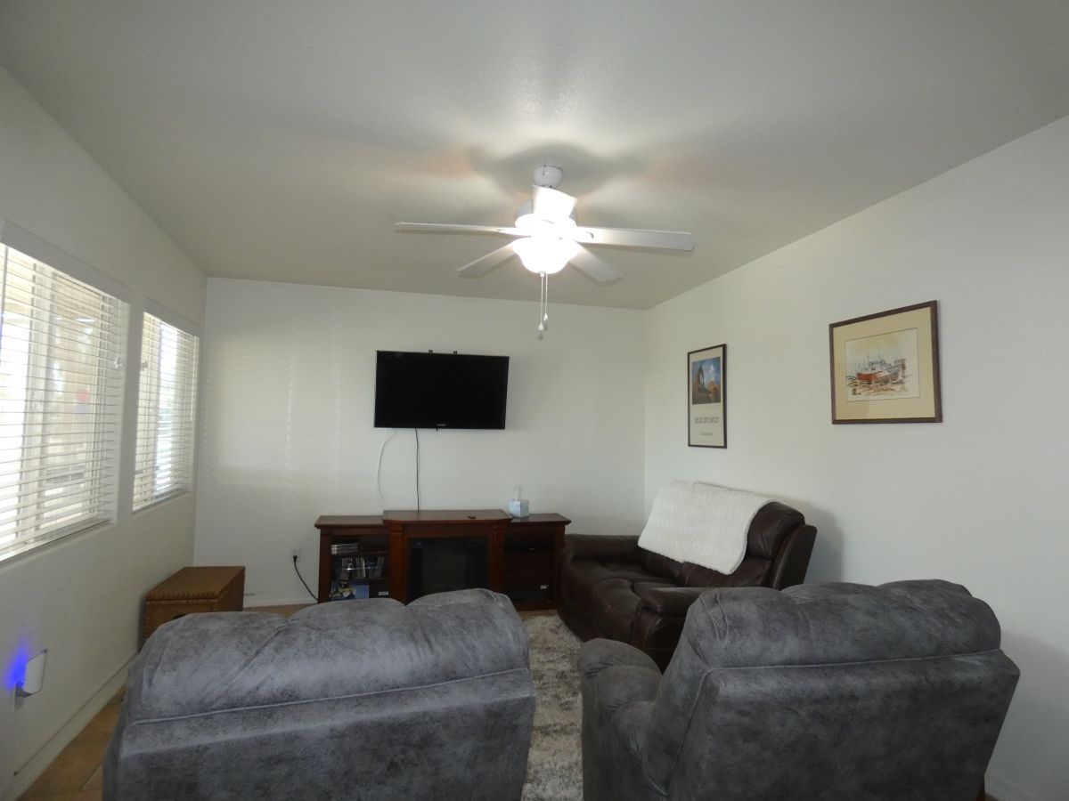 1110 North Henness Rd 74