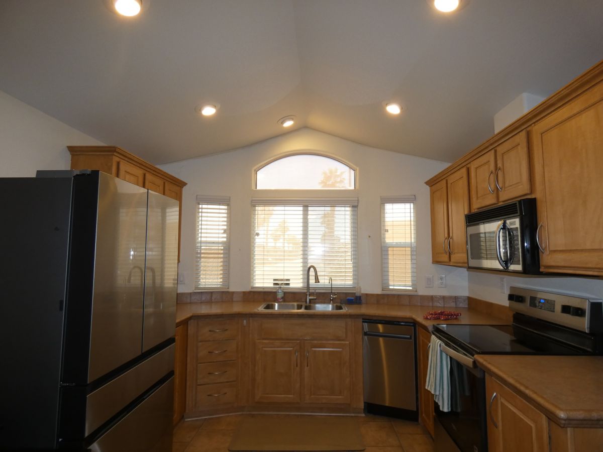 1110 North Henness Rd 74