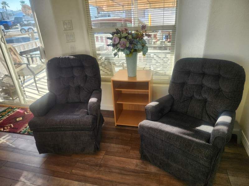 10442 N Frontage Rd #081