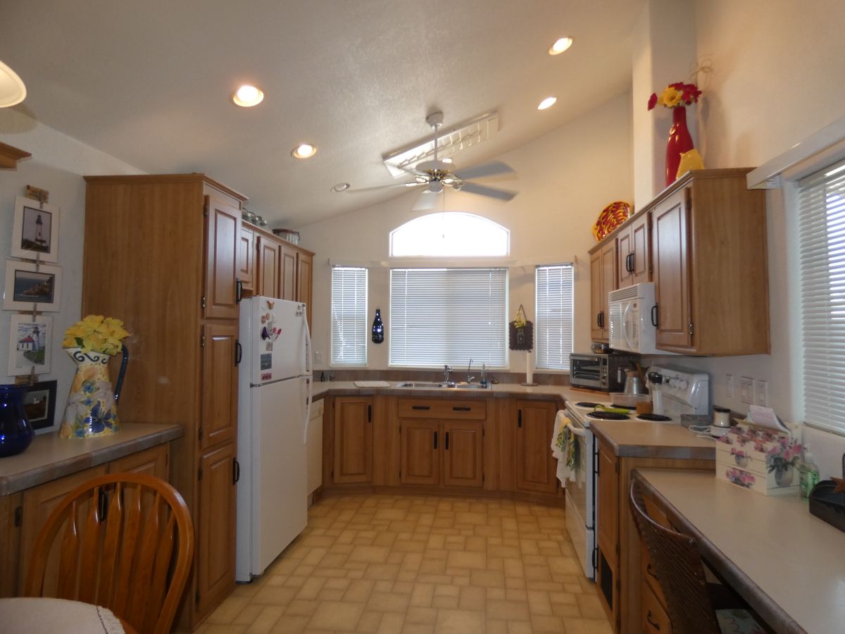 1110 North Henness Rd 359