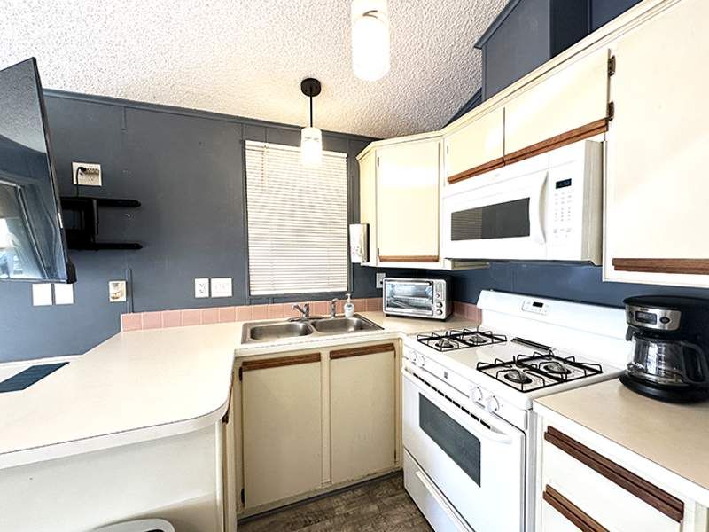 25501 Trost Blvd. 09-77