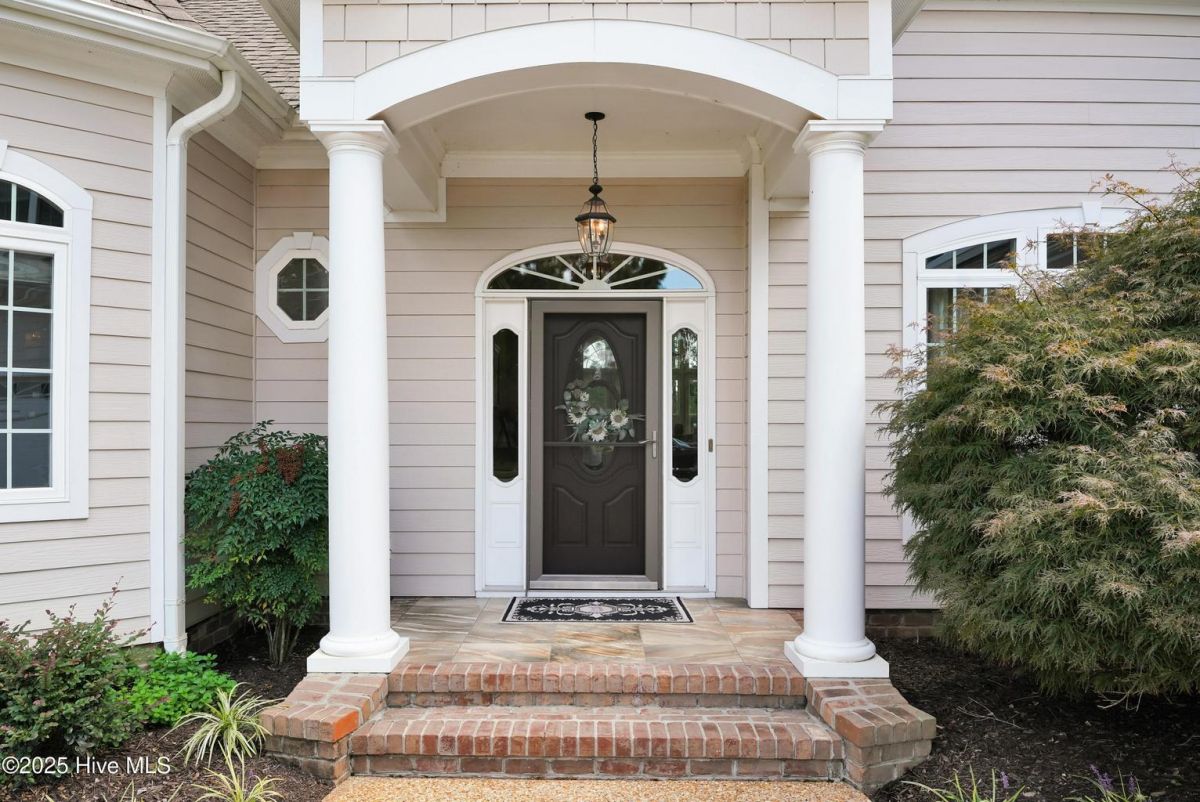 8586 Oak Abbey Trail