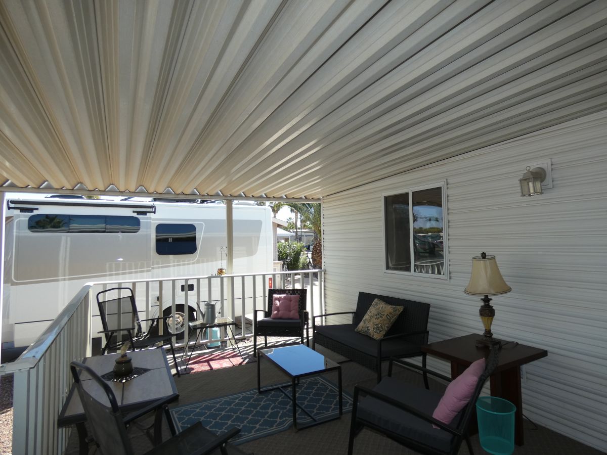 1110 North Henness Rd 1096