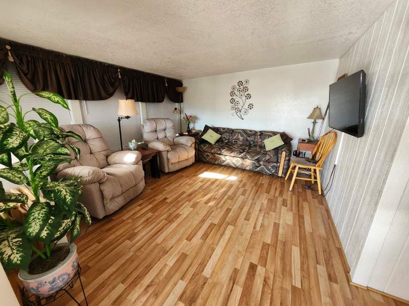 10442 N Frontage Rd #081