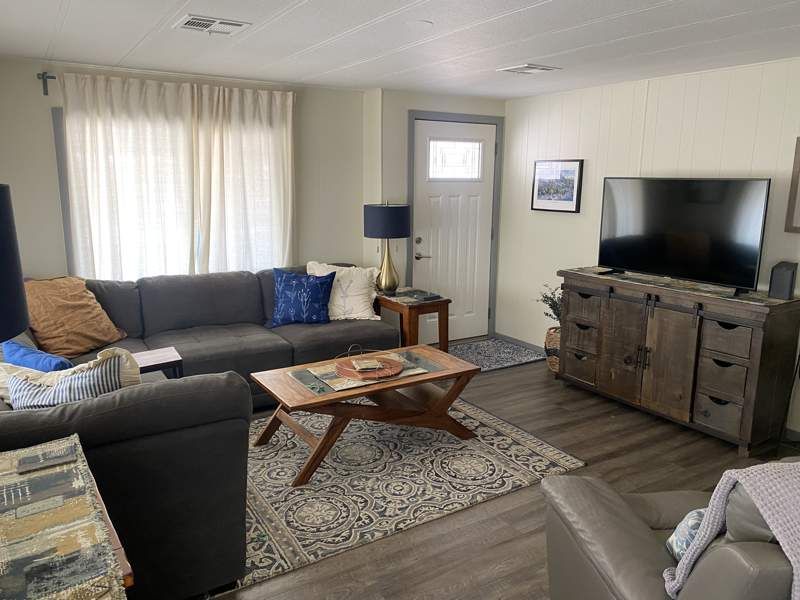 3300 E. Broadway Rd. #211