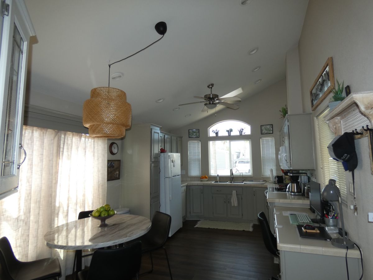 1110 North Henness Rd 421