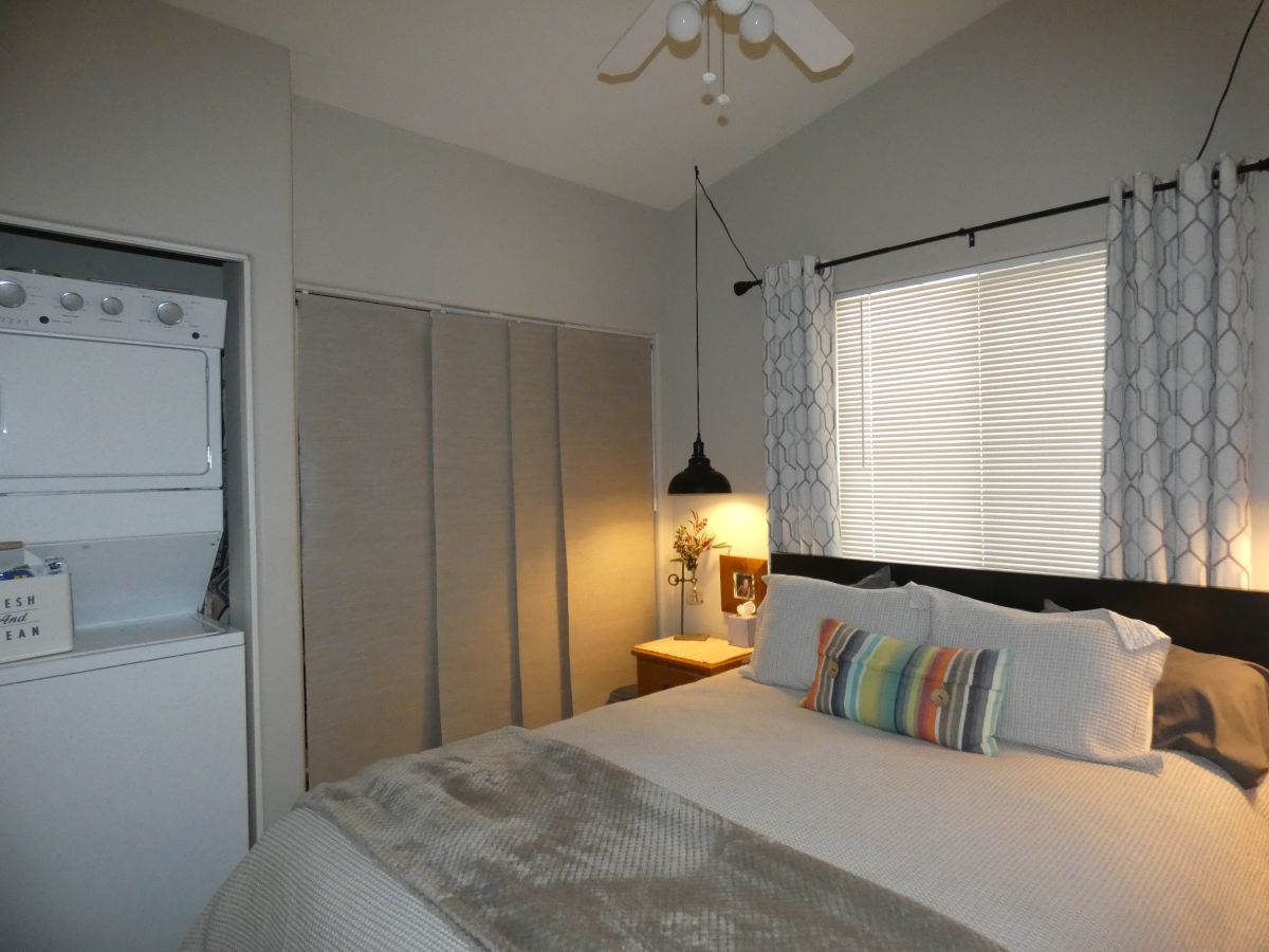 1110 North Henness Rd 421