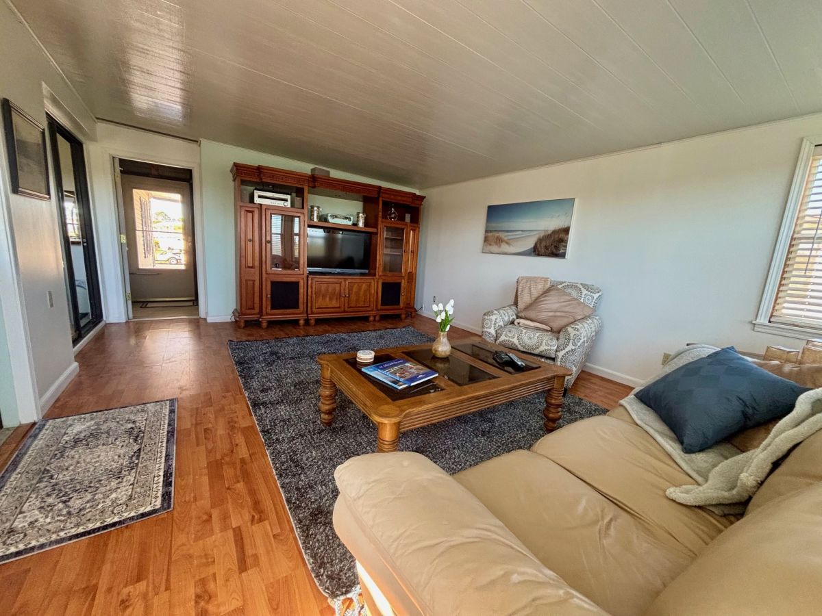 2036 BAYOU DRIVE SOUTH