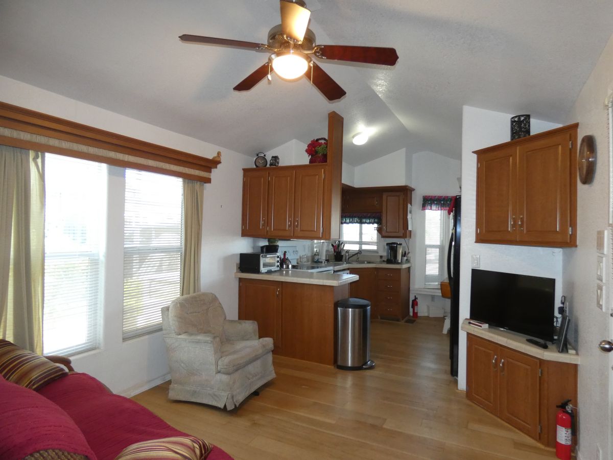 1110 North Henness Rd 1523