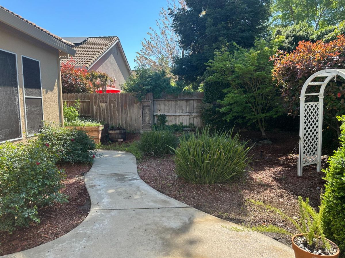 2064 Ranch Bluff Way