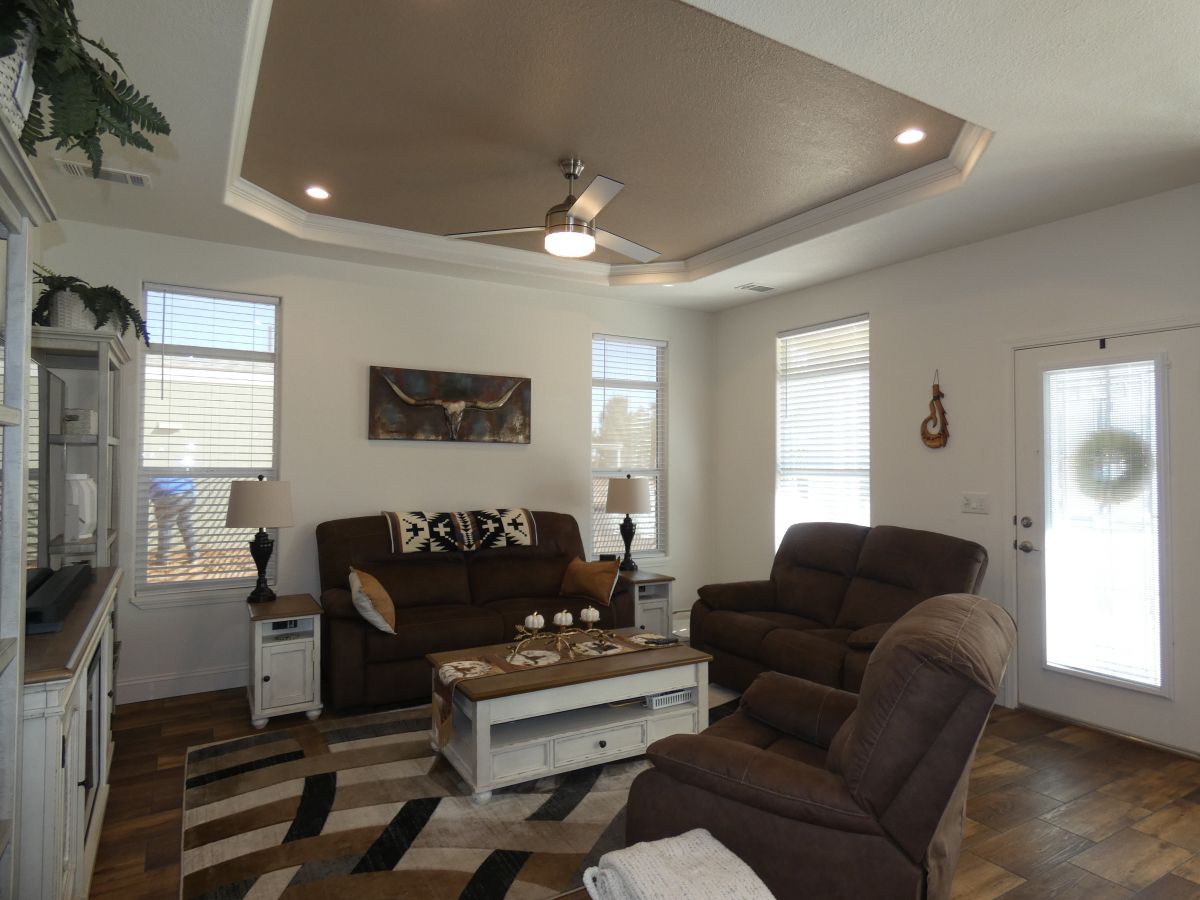 1110 North Henness Rd 2328