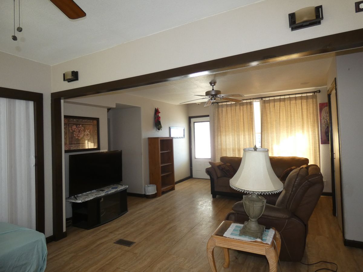 1110 North Henness Road, Site 1044